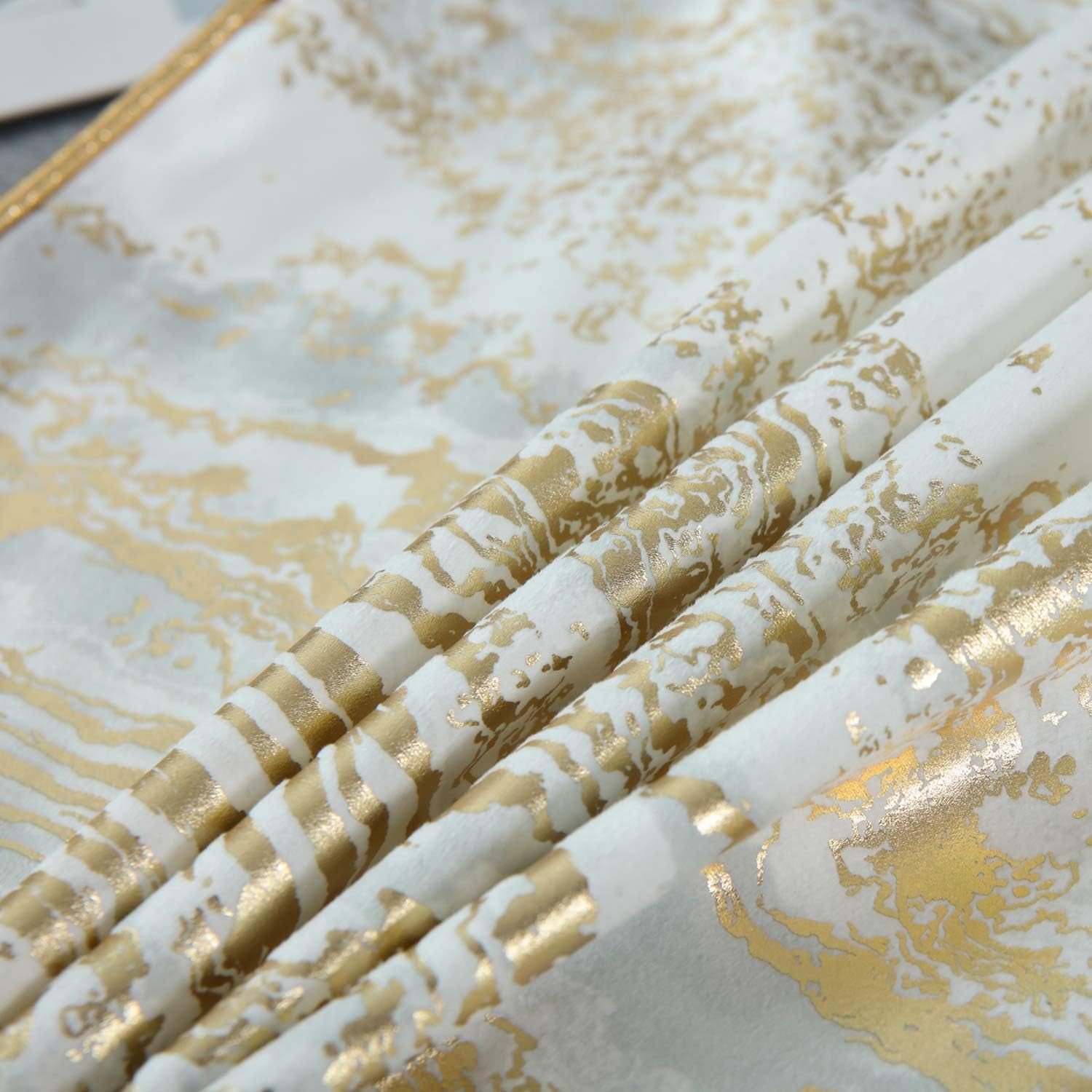 Throw Pillow Covers Cases, Pack of 2, Soft Decorative Luxury Velvet Cushion Covers for Living Room/Couch/Bed/Sofa/Chair/Home Decor Decorations, 18 X 18 (18S070-WH/GD, 45)