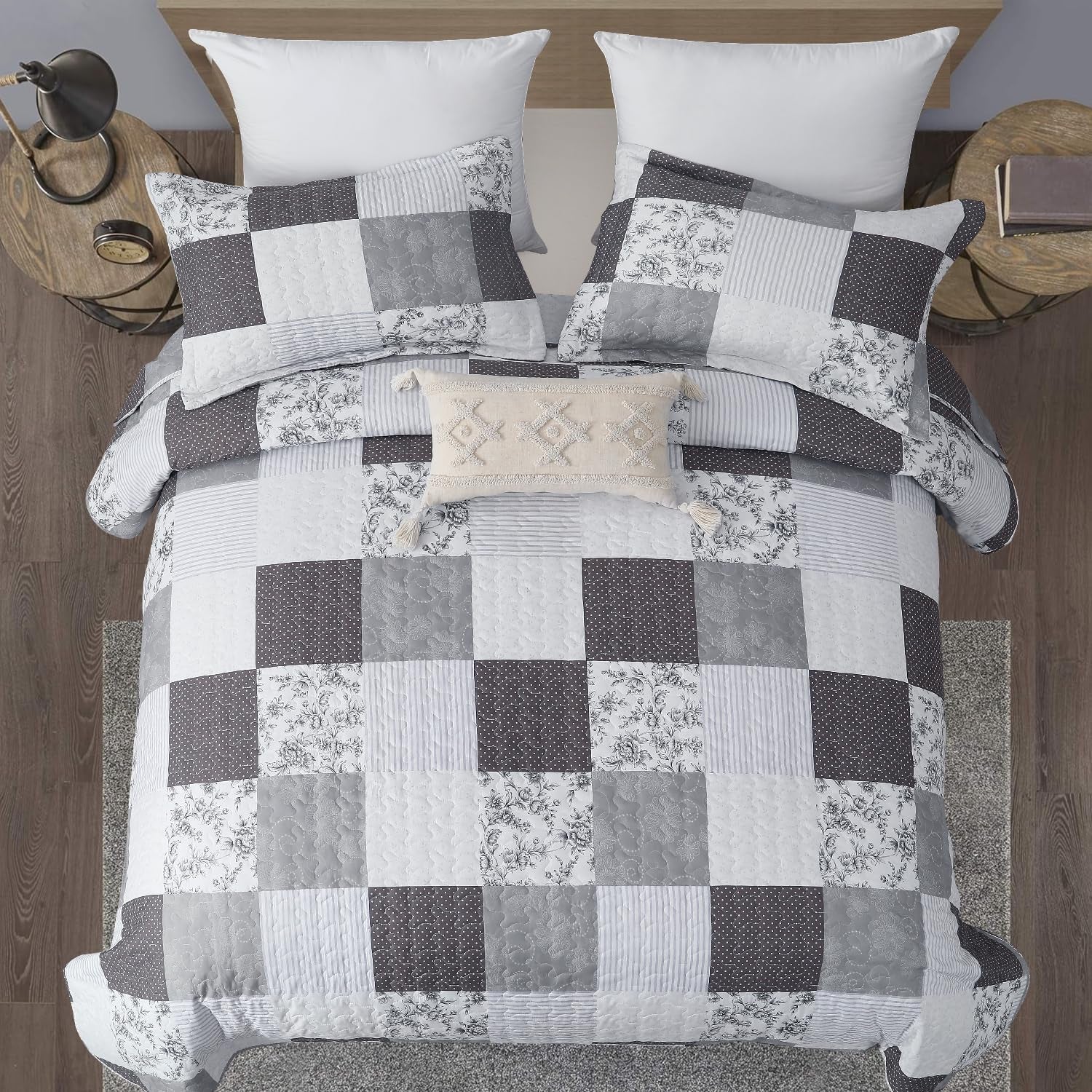 King Floral & Plaid Patchwork Quilt Set - Lightweight Reversible Bedspread - Grey & Black White Paisley Floral Quilt